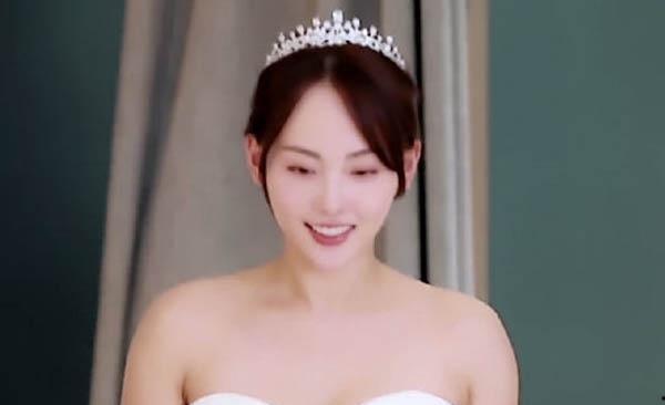 张嘉倪的老公最新爆料,揭秘明星夫妻的甜蜜日常与温馨瞬间  第1张