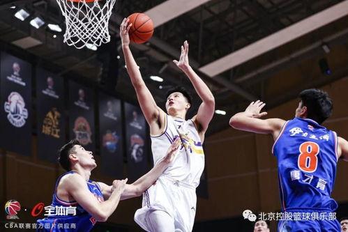 吃瓜网红打篮球是谁啊,吃瓜网红跨界打篮球，竟成为篮球场上的新宠儿  第1张