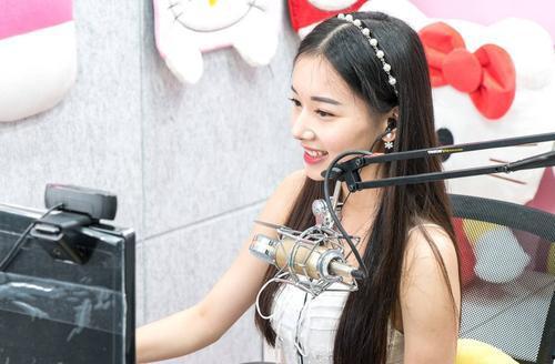 杭州娱乐主播吃瓜,揭秘娱乐圈幕后风云  第3张